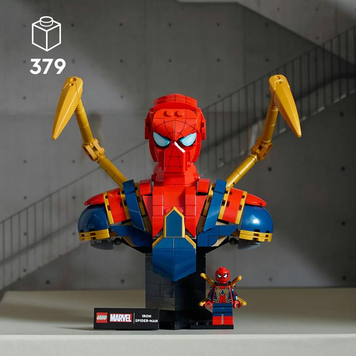 Actual product image LEGO Iron Spider-Man bust (76326, LEGO Marvel)