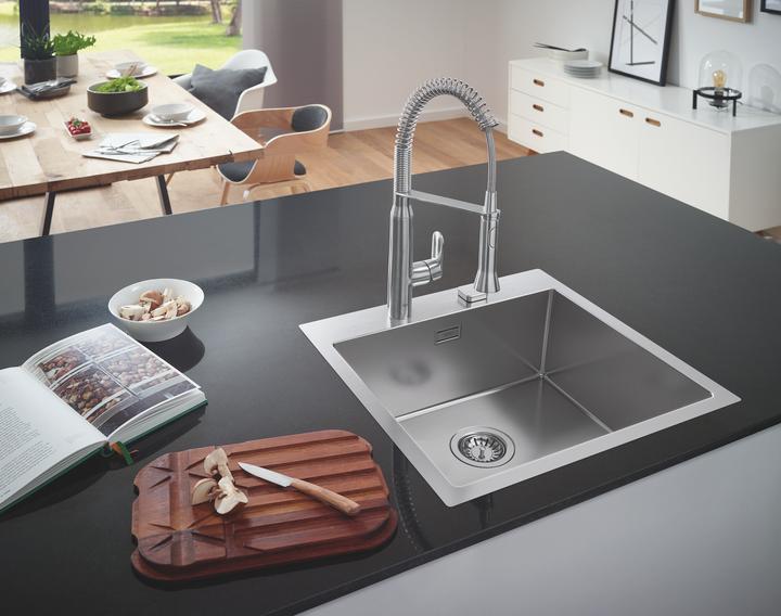 Produktbild Grohe Küchenarmatur mit flexiblen Auslauf K7 supersteel matt 31379