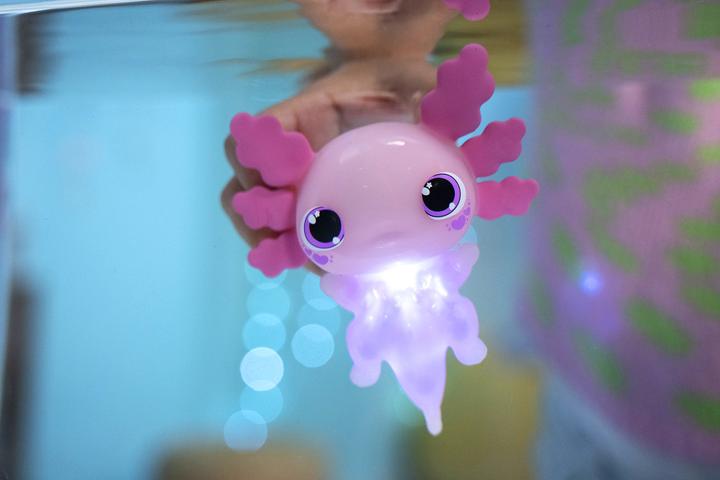 Actual product image Goliath Toys Goliath Character Animagic Lets Glo