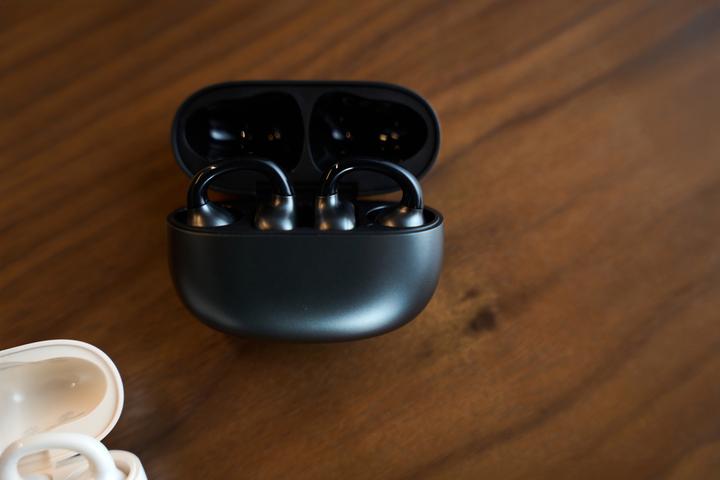 Immagine prodotto Edifier Comfo Q Open-Ear Wireless Sports Headphones - space black