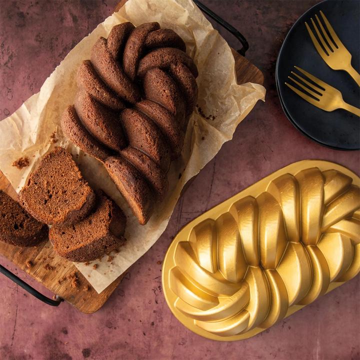 Produktbild Nordic Ware 75th Anniversary Braided Loaf
