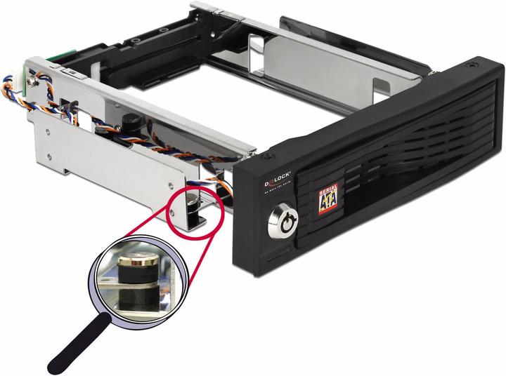 Image du produit Delock Cadre de montage 5.25 3.5 SATA HDD protégé, hot-swap