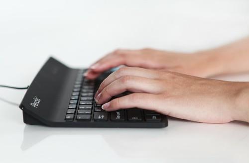 Image du produit Penclic Mini Keyboard C2 USB noir design suédois clavier ergonomique français (DE, Filaire)