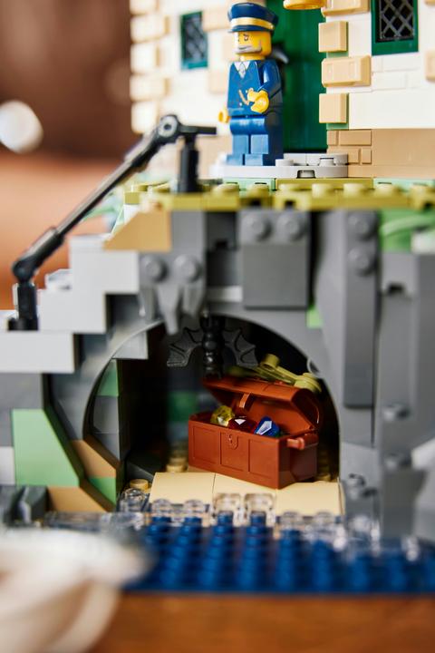Actual product image LEGO Motorised lighthouse (21335, LEGO Ideas, LEGO Rare Sets)