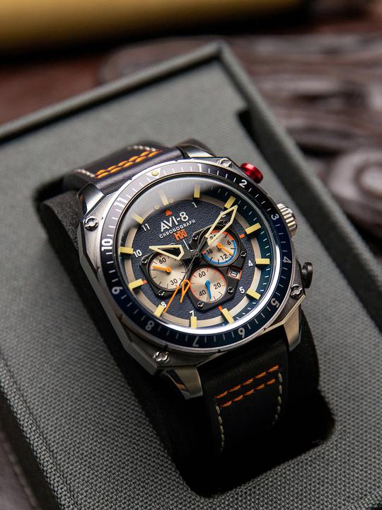 Actual product image AVI-8 AV-4100-02 (Chronograph)