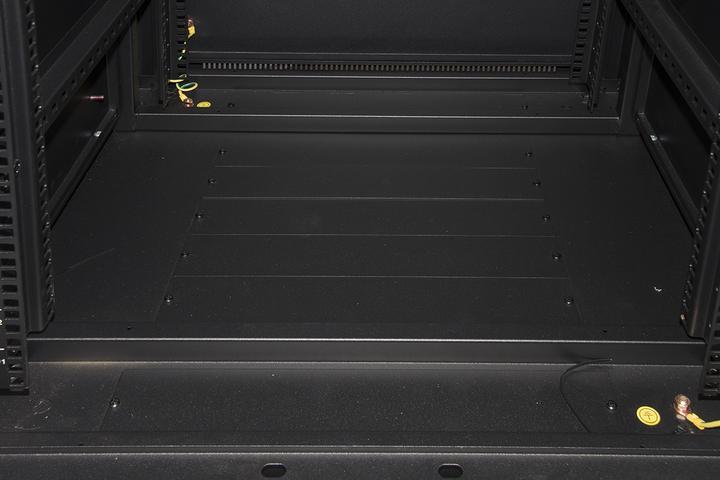 Produktbild ARMADIO DA TERRA 19" 32 UNIT&#192, 1610*600*600MM NERO (19 Zoll Rack)