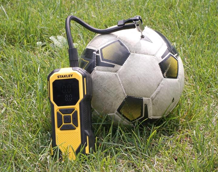 Actual product image Stanley Kompresor akumulatorowy 12V SXIF0101