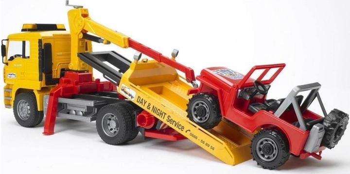 Productafbeelding Bruder Man sleept vrachtwagen met terreinwagen