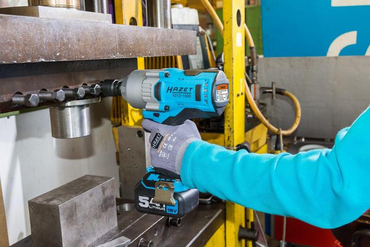 Produktbild HAZET Akku-Schlagschrauber 9212-1000/4 ∙ Lösemoment maximal: 1400 Nm ∙ Vierkant 12,5 mm (1/2 Zoll) … (Akkubetrieb)