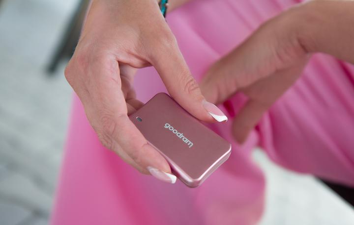 Actual product image Goodram SSDPR-HX200-1K0-RG (1000 GB)
