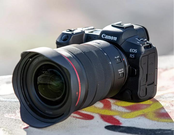 Immagine prodotto Canon EOS R5 Kit (24 - 105 mm, 45 Mpx, Full frame / FX)
