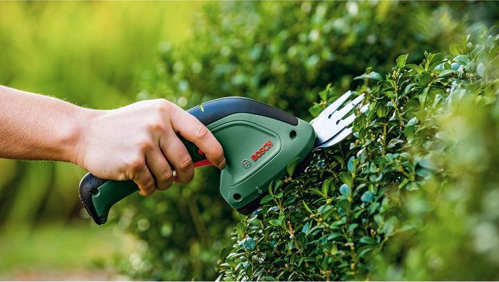 Produktbild Bosch Home & Garden EasyShear (Akkuheckenschere)