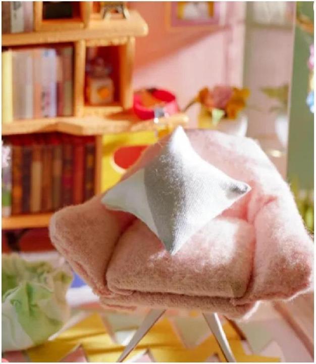 Actual product image Robotime Dora's Loft