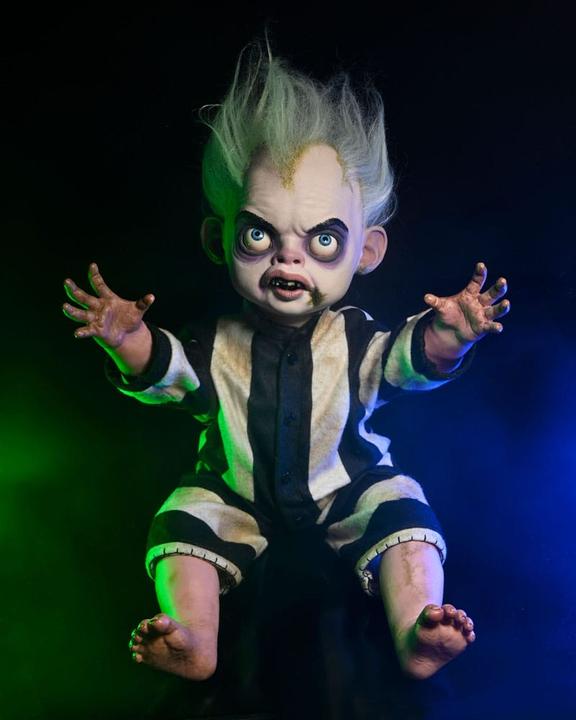 Actual product image Neca Beetlejuice Beetlejuice Prop Replica 1/1 Baby Beetlejuice Doll 49 cm