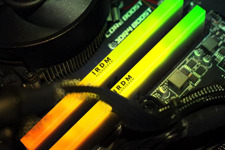 Produktbild Goodram IRDM 3600 MT/s 2x8GB DDR4 KIT DIMM RGB (2 x 8GB, 3600 MHz, DDR4-RAM, DIMM)
