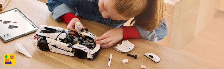 Actual product image LEGO Koenigsegg Jesko Absolut (42184, LEGO Technic)