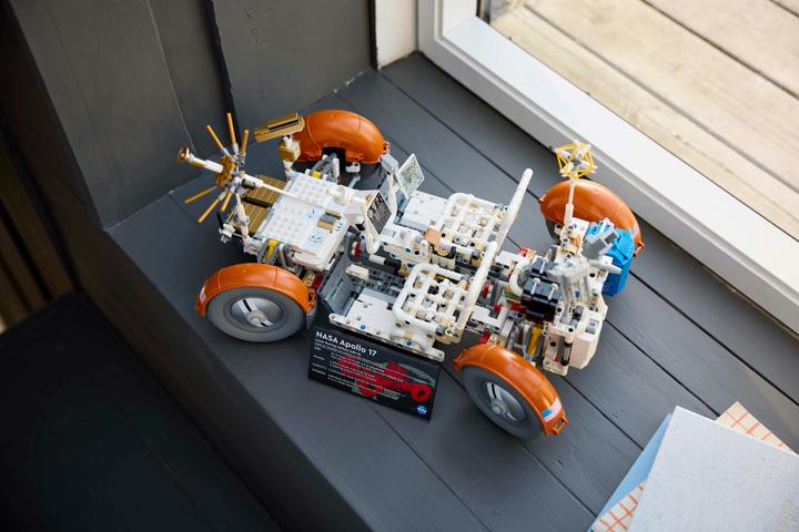 Immagine prodotto LEGO Veicolo roving lunare (LRV) Apollo della NASA (42182, LEGO Technic)