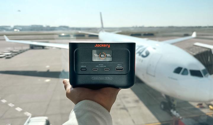 Actual product image Jackery Explorer 100 Plus (99 Wh, 0.97 kg)