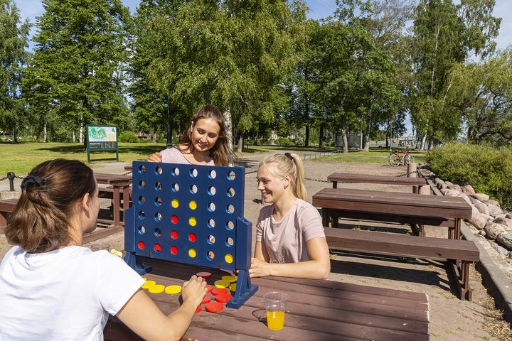 Actual product image Tactic Giga 4 in a row wooden game XL