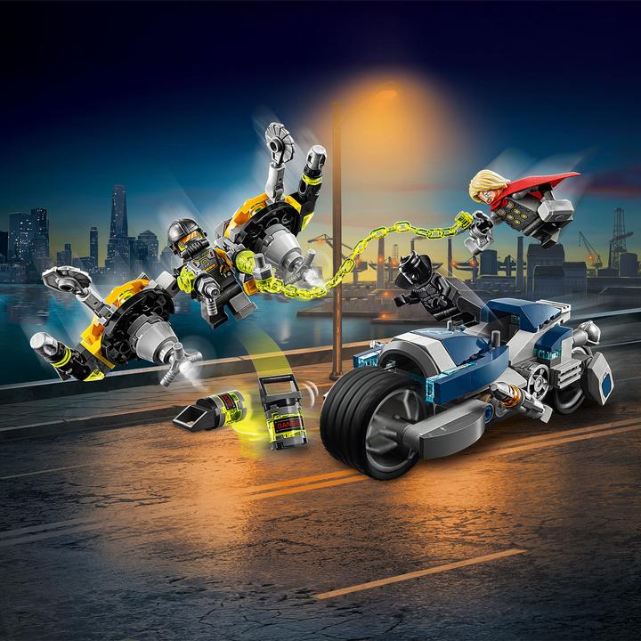 Produktbild LEGO Avengers Speeder-Bike Attacke (76142, LEGO Marvel)