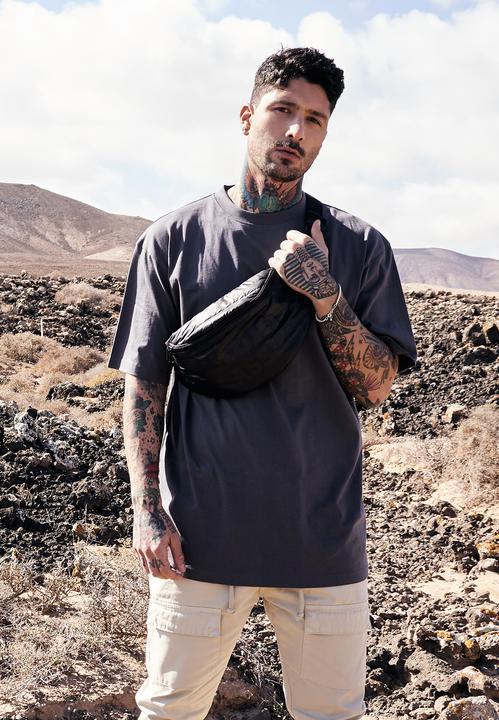 Actual product image Urban Classics Tall Tee (6XL)