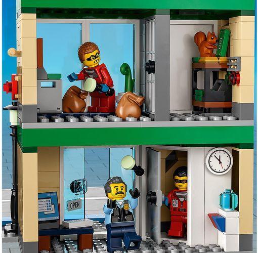 Actual product image LEGO Bank robbery with car chase (60317, LEGO City)