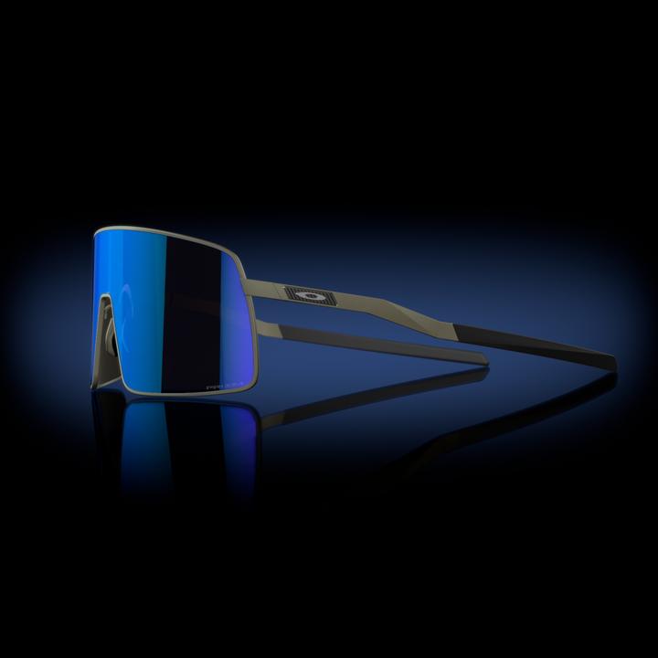 Actual product image Oakley Sutro TI lunettes de sport (Satin lead, Prizm Sapphire)