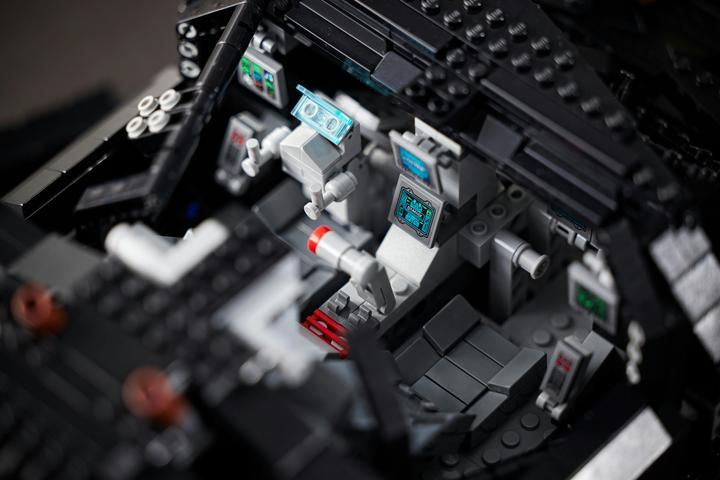 Image du produit LEGO Batmobile Tumbler (76240, LEGO DC, LEGO difficiles à trouver)