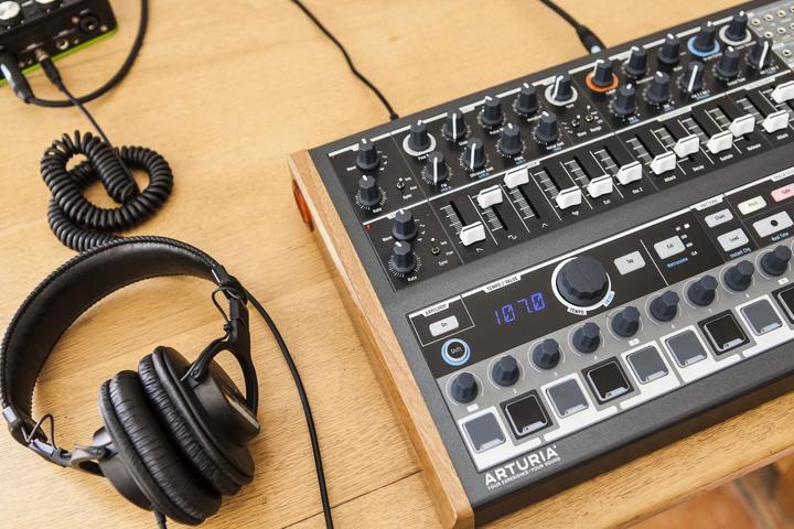 Produktbild Arturia MiniBrute 2S