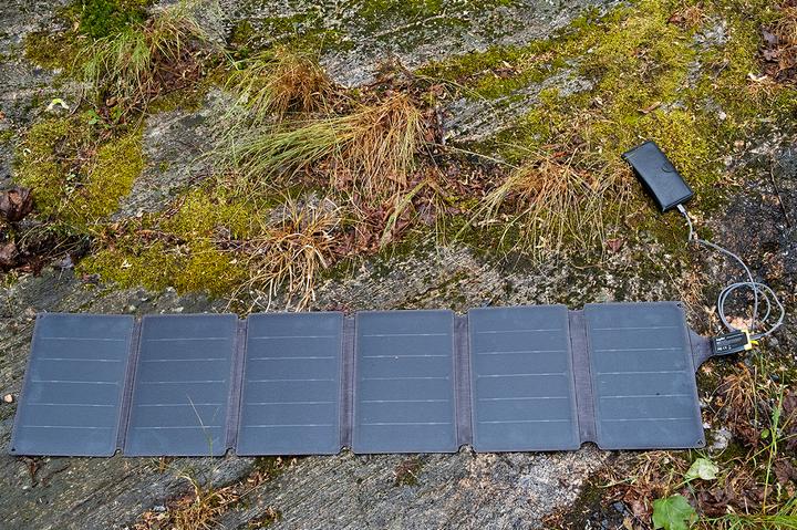 Immagine prodotto Aqiila Sunbird P56 - Pannello solare pieghevole (56 W, 1.34 kg)