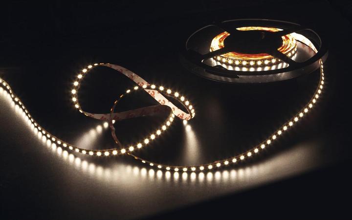 Produktbild Bilton LED-Band Led-Streifen Rolle 5 Meter IP66, 2700K neutralweiss 9,6W (Warmweiss, 500 cm)