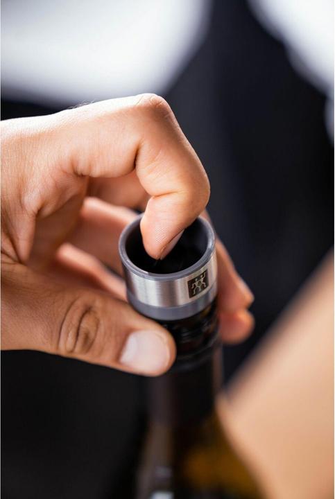 Actual product image Zwilling Vacuum wine stopper, 3x3x4 cm, grey (Wine stopper)