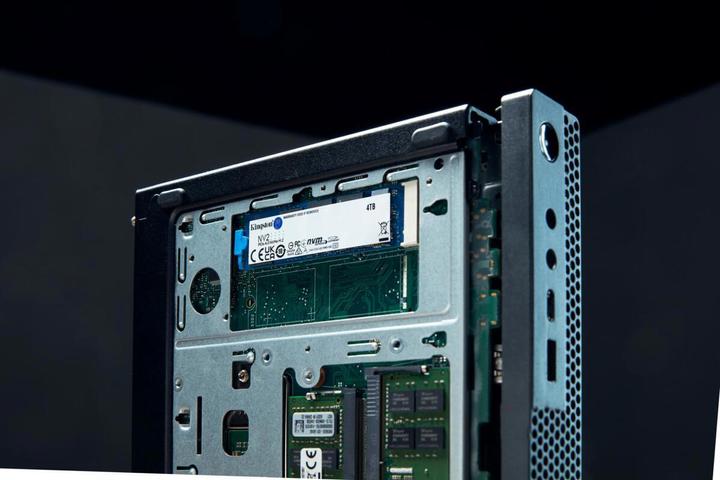 Actual product image Kingston NV2 (4000 GB, M.2 2280)