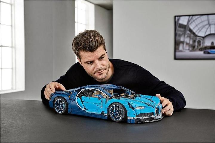 Actual product image LEGO Bugatti Chiron (42083, LEGO Technic, LEGO Rare Sets)