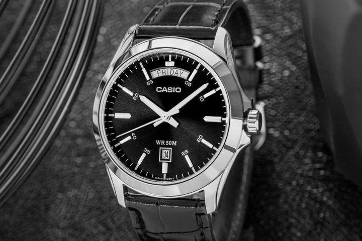 Produktbild Casio Collection (Analoguhr, 45 mm)