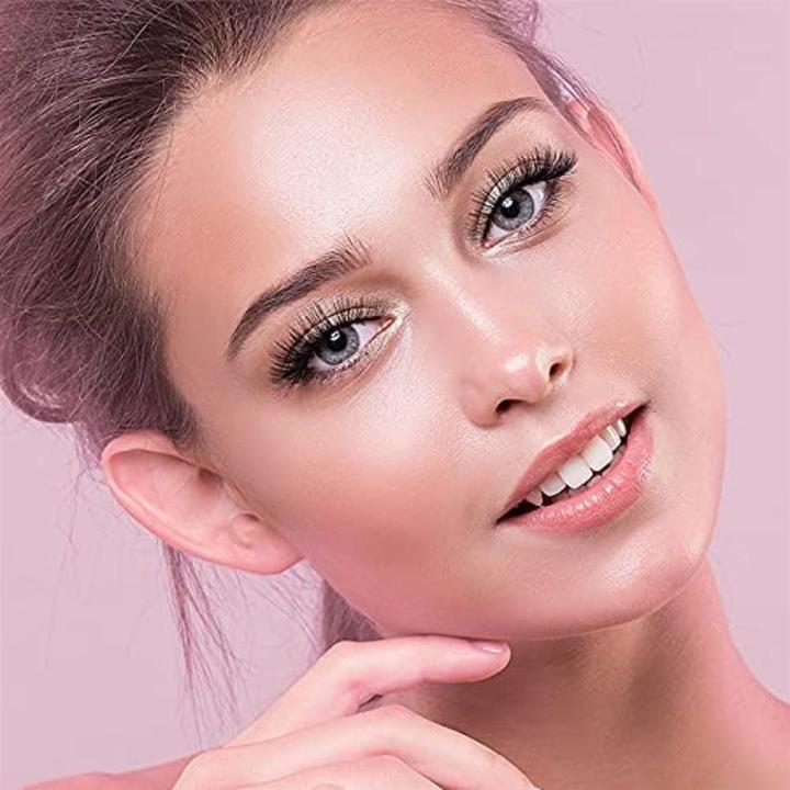 Image du produit KISS Lashes - Kit Couture LuXtension en grappe (Cils artificiels, Colle pour cils, Applicateur de cils)