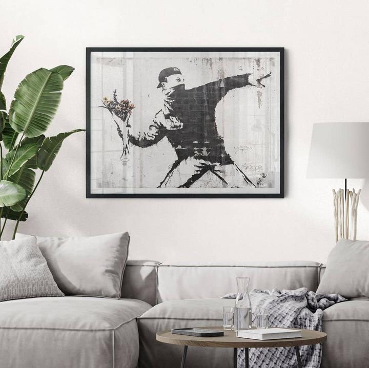 Produktbild Trenddeko Poster Banksy – Der Blumenwerfer 60 x 50 cm, Papier (60 x 50 cm)