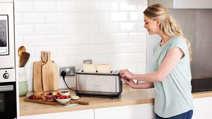 Productafbeelding Ninja 3-in-1 Multifunctionele Broodrooster, Grillplaat en Panini Maker - 7 Roosterstanden - RVS - ST202EU (CH stekker)