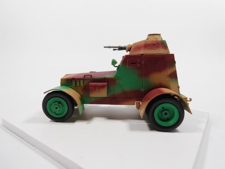 Produktbild Mirage Hobby Armoured Car Model 1943/II (Model Set)