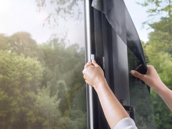 Immagine prodotto tesa Griglia anti-polline, per chi soffre di allergie, richiudibile con nastro velcro autoadesivo (130 x 150 cm)