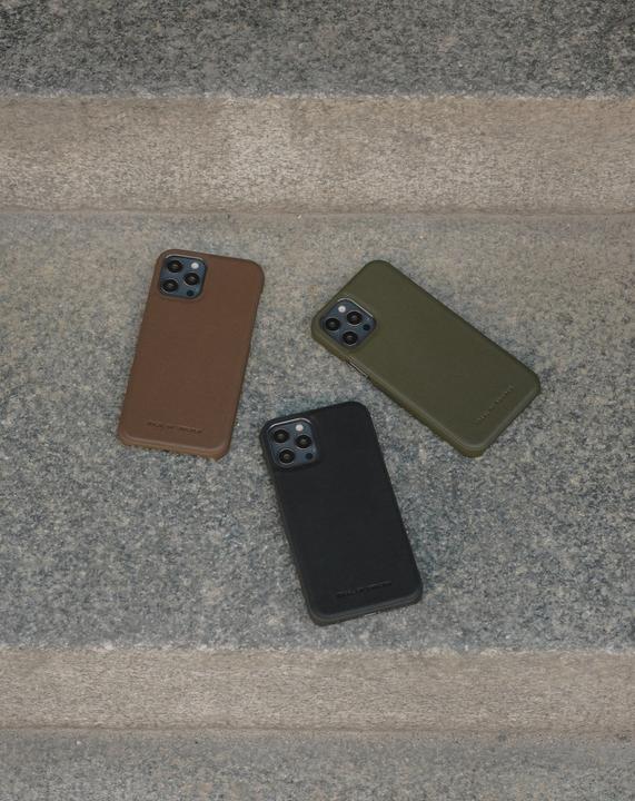 Produktbild iDeal Of Sweden Designer Hard-Cover Intense Khaki (Apple iPhone 13)
