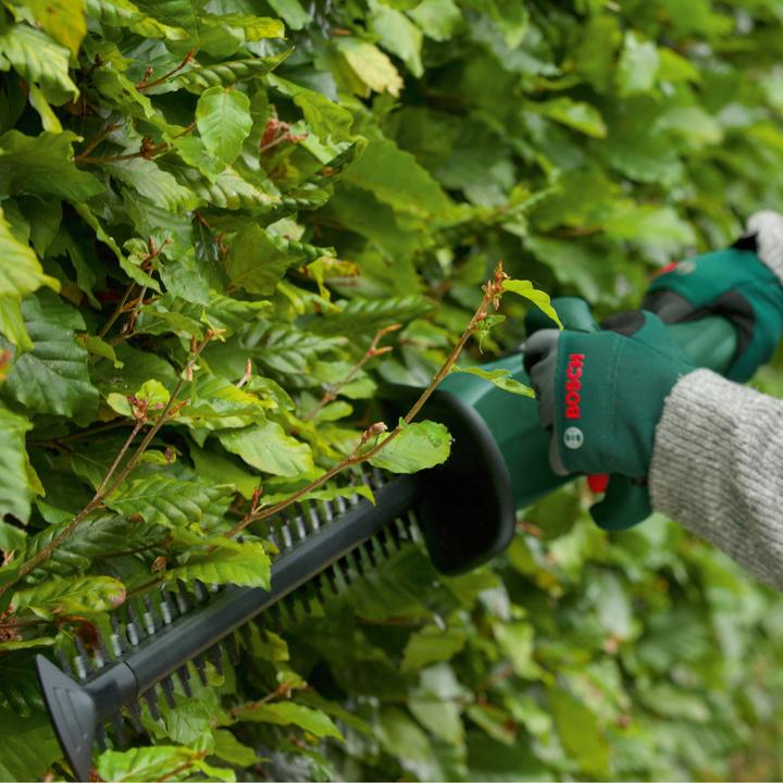 Produktbild Bosch Home & Garden EasyHedgeCut 18V-52-13 (Akkuheckenschere)