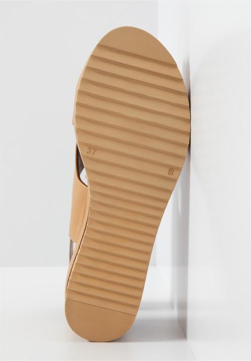 Actual product image Inuovo Sandals (41)