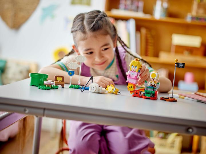 Actual product image LEGO Adventures with the interactive ® Peach™ (71441, LEGO Super Mario)