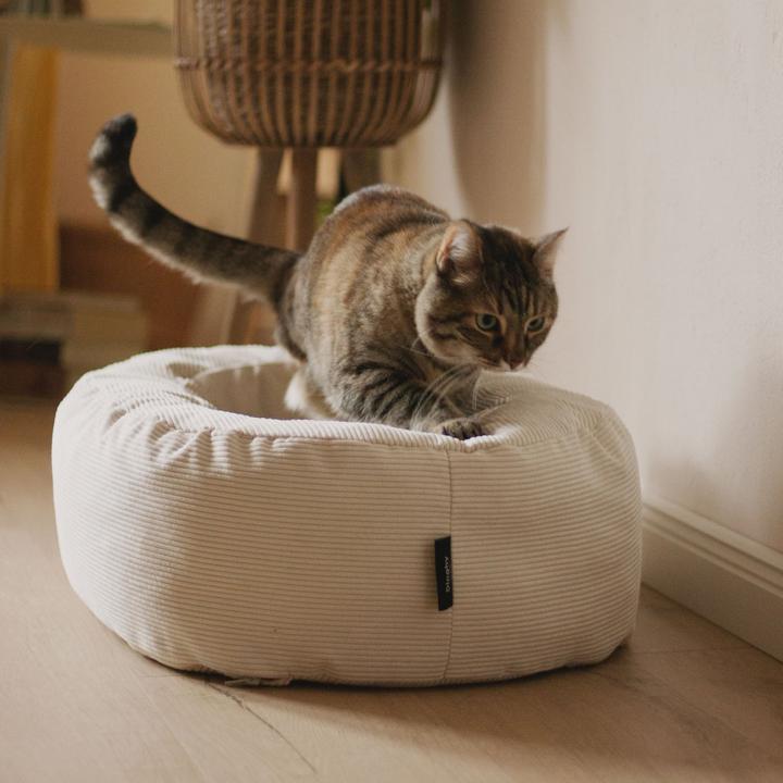 Actual product image LucyBalu DINGHY Katzenbett (Cat)