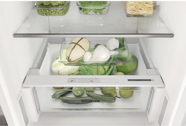 Actual product image Whirlpool W7X 82I W (335 l)