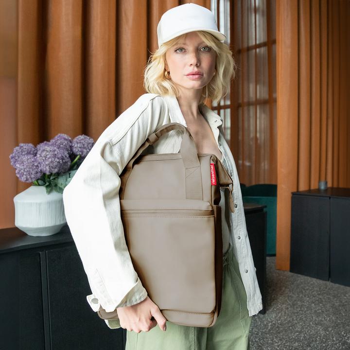 Actual product image reisenthel Freizeitrucksack allrounder backpack Taupe (16 l)