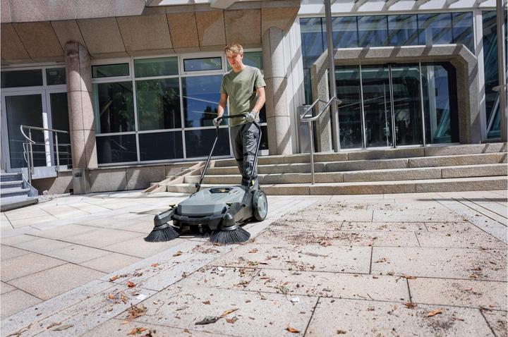 Actual product image Kärcher Sweeper KM 70/20 C 2SB