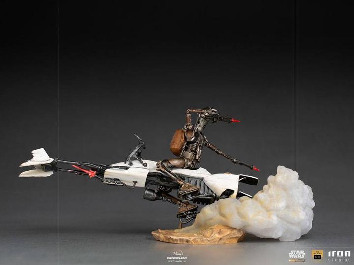 Actual product image Iron Studios Star Wars The Mandalorian statuette 1/10 Deluxe Art Scale IG-11 & The Child 20 cm