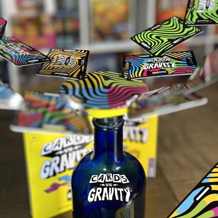 Actual product image Giochi uniti Cards Vs. Gravity